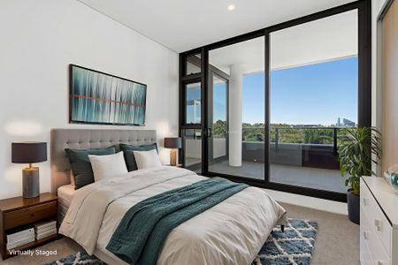 Luxury, Light & Panoramic City Views - A Penthouse-Style Sanctuary - Photo 2