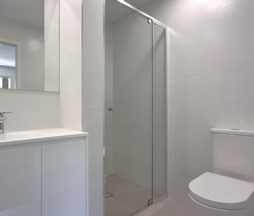2BED 2BATH 2CAR NEWLY RENOVATED NEXT DOOR TO INDOOROOPILLY SHOPPING... - Photo 6