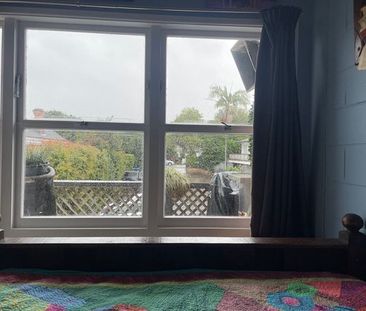 A Place to Call Home - Sunny, & Perfecly Located - Photo 2