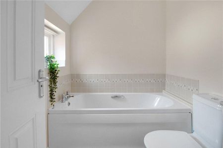 2 bedroom semi-detached house to rent - Photo 5