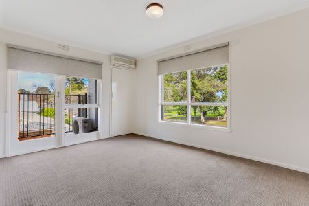 142 Osborne Street, Williamstown VIC 3016 - House For Rent | Domain - Photo 4