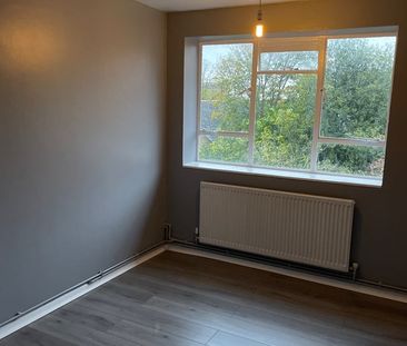 2 Bed Flat, Purpose Built, SE13 - Photo 1