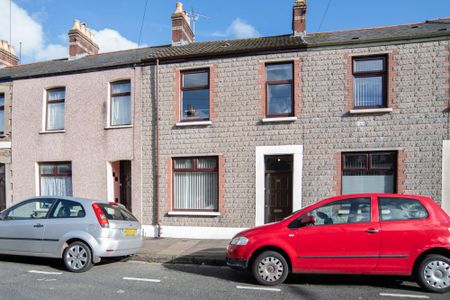 Contemporary 5 bed property on Coburn Street - Photo 5