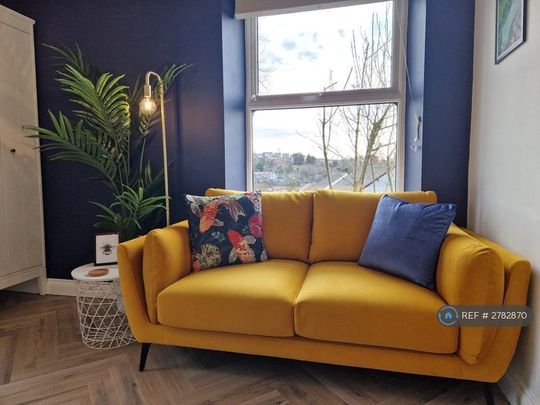 1 bedroom in a house share to rent - Photo 1