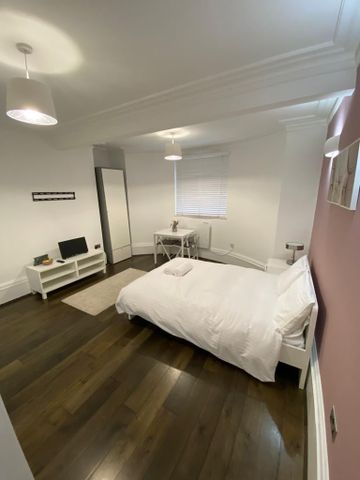 Studio to rent - Photo 3