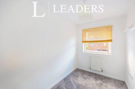 3 bedroom terraced house to rent - Photo 3