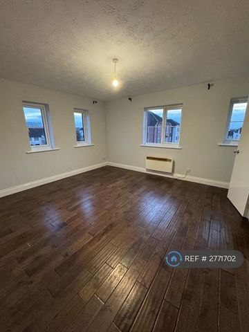 2 bedroom flat to rent - Photo 3