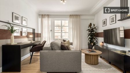 1 room luxury Flat for rent in Madrid, Spain - Photo 3