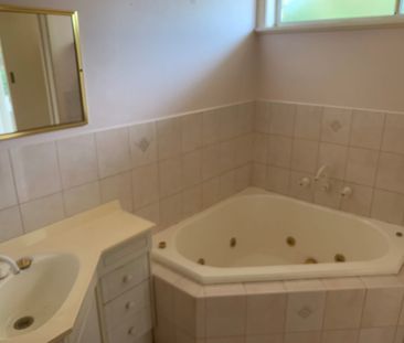 THREE BEDROOM HOUSE - Photo 5