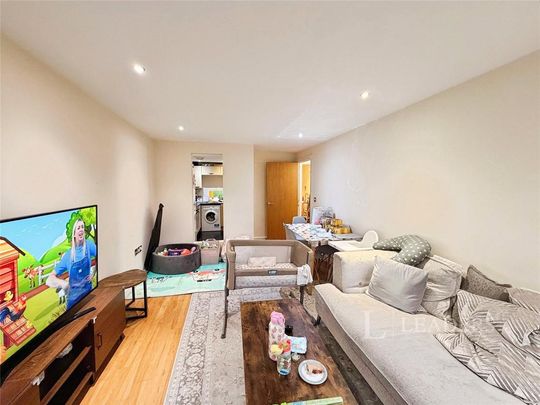 2 bedroom flat to rent - Photo 1