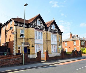 Park End Road, Gloucester - Photo 1