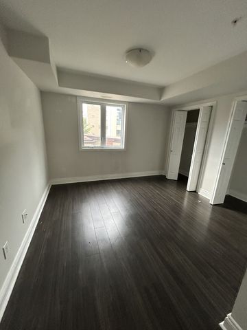 Beautiful Well Kept Low Rise Apartment Building - Photo 4