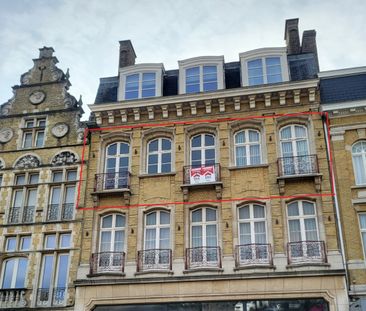 Charmant appartement met zicht op de Grote Markt van Ieper. - Photo 2