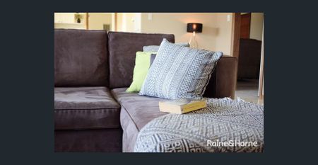 FULLY FURNISHED FAMILY HOME IN SOUTH MUDGEE - Photo 4