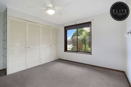 8 Renwick Court, Lavington - Photo 2