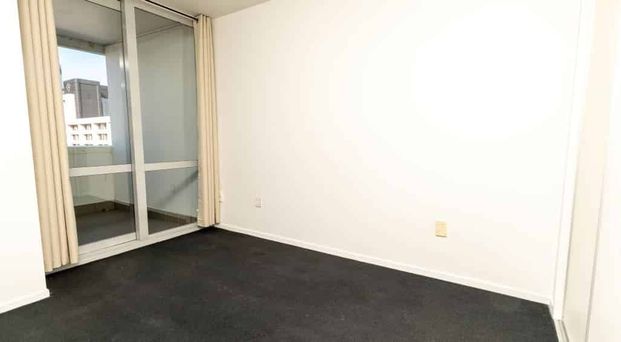 Sunny One Bedroom Apartment with Large Balcony - Photo 1