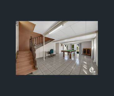 Spacious Family Home with Pool, Large Yard & Multiple Living Areas - Photo 6