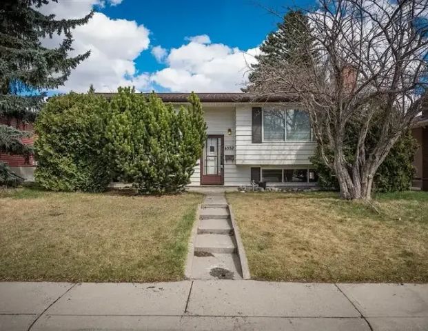 Varsity spacious 3 bed 1 bath basement | 4332 Vauxhall Crescent Northwest, Calgary - Photo 1