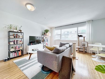 For Lease - 1658 Queen Street Unit# 2nd Flr, Toronto, Ontario - Photo 2