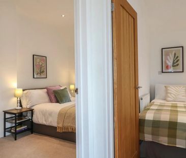 3 bedroom semi-detached house to rent - Photo 5