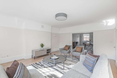 Stunning three bedroom duplex apartment in the heart of Marylebone. - Photo 5