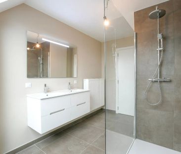 Zeer ruim nieuwbouwapp met 2 slpk en autostaanplaats in het centrum... - Foto 6