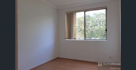 Stylish Apartment in Central Granville Location - Photo 5