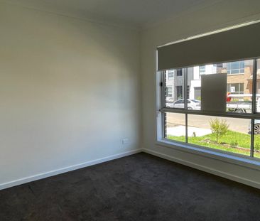 Near New 5 Bedroom House in Marsden Park - Photo 5