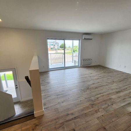 **4 ½**APPARTEMENT -style MAISON DE VILLE au CŒUR de STE-FOY - Photo 3