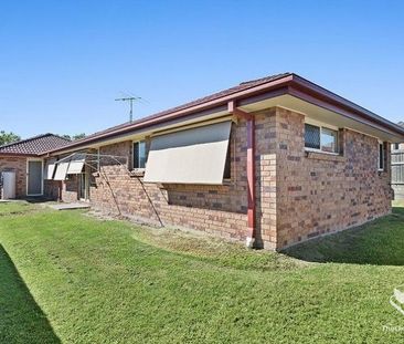 4 Bedroom Home. Positioned on a quiet street within a convenient di... - Photo 1