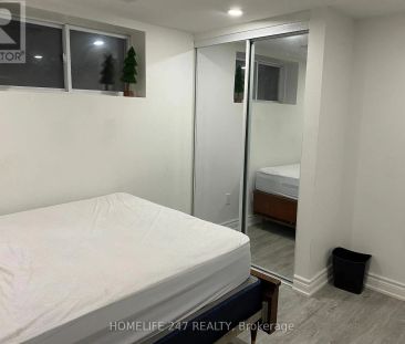 50 PANMURE CRESCENT N - Photo 1