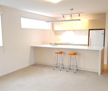 Simply beautiful city complex living! - Photo 4