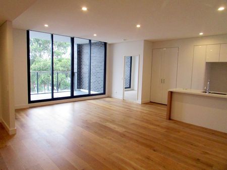 Spacious 2-Bed Apartment in the Heart of Rosebery - Photo 2