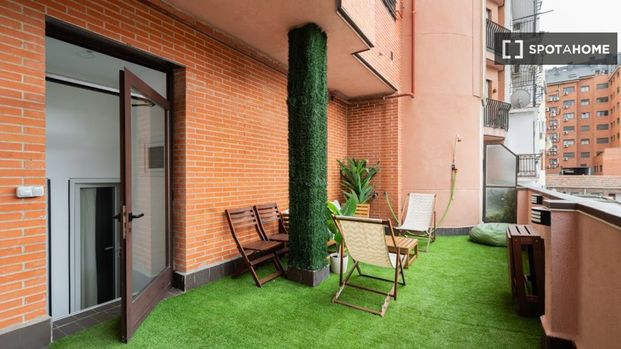 2 bedroom luxury Apartment for rent in Madrid, Spain - Photo 1