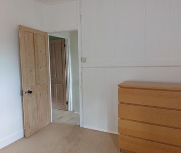 2 bedroom cottage to rent - Photo 2