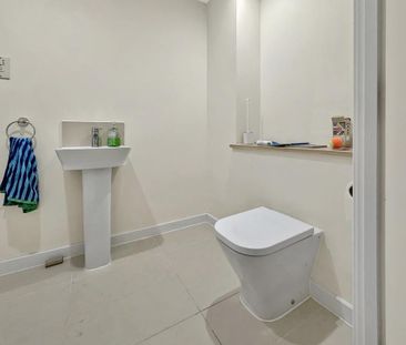 4 bedroom terraced house to rent - Photo 6