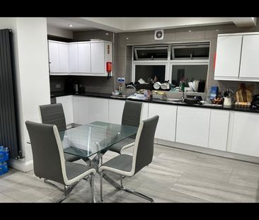 Room in a Shared House, Oaklands Park Avenue, IG1 - Photo 1