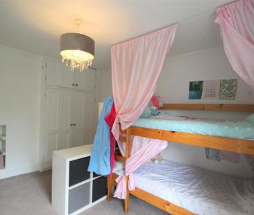 4 bedroom character property to rent - Photo 1