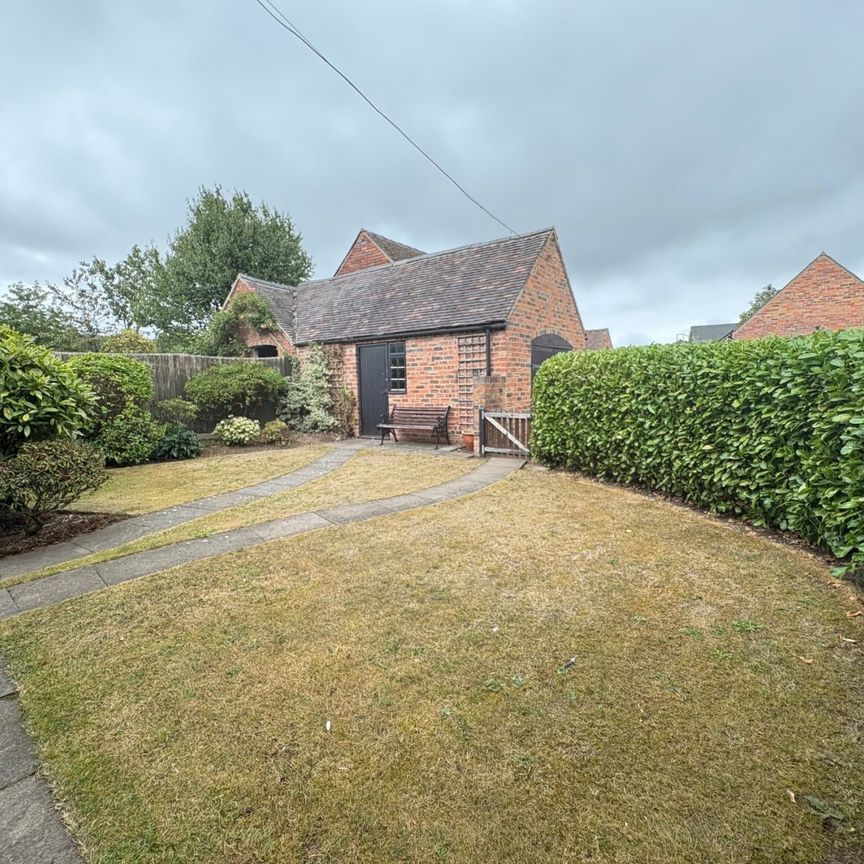 Manor Lodge - Photo 1