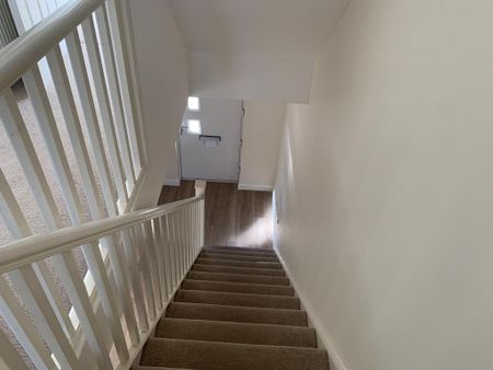 3 bedroom semi-detached house to rent - Photo 5