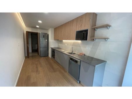 3 room luxury Apartment for rent in Cascais e Estoril, Portugal - Photo 3