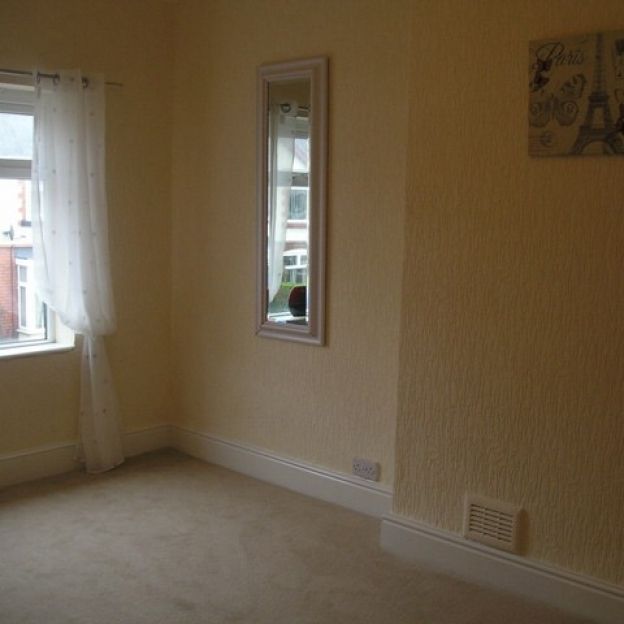 20, Hatrell Street,Newcastle-under-Lyme, ST5 1LX. - Photo 1