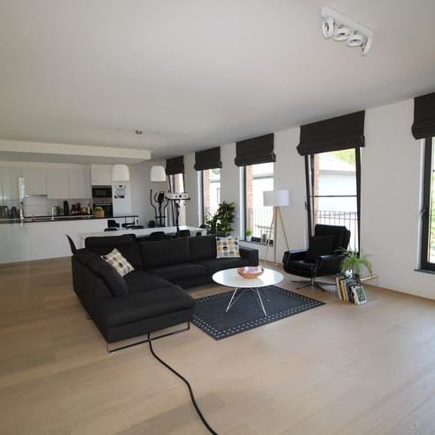 Appartement te huur - Photo 1