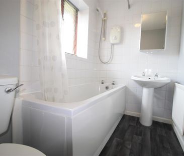 Ashmores Close, Redditch - Photo 1