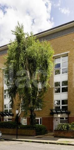 Bright 2-bedroom flat on Ramsey Walk N1 — balcony, wood floors & modern bathro - Photo 2