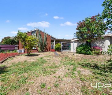 13 Clematis Avenue, Wendouree - Photo 3