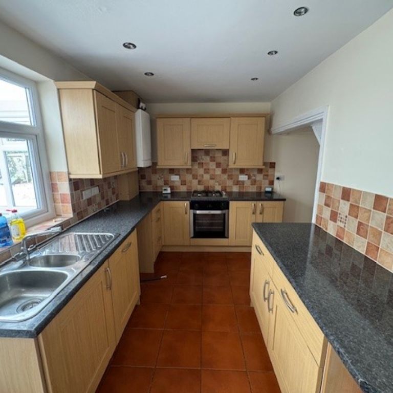 2 Bedroom Terraced House - Photo 1