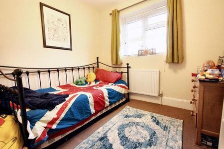 3 bedroom terraced house to rent - Photo 5