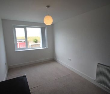 West Plaza, Town Lane, Stanwell,TW19 - Photo 6