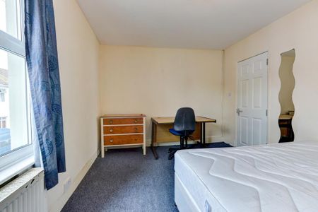 4 bedroom house to rent - Photo 3